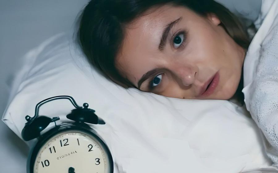 Žena, která nemůže usnout, zdroj obrázku Pixabay.com