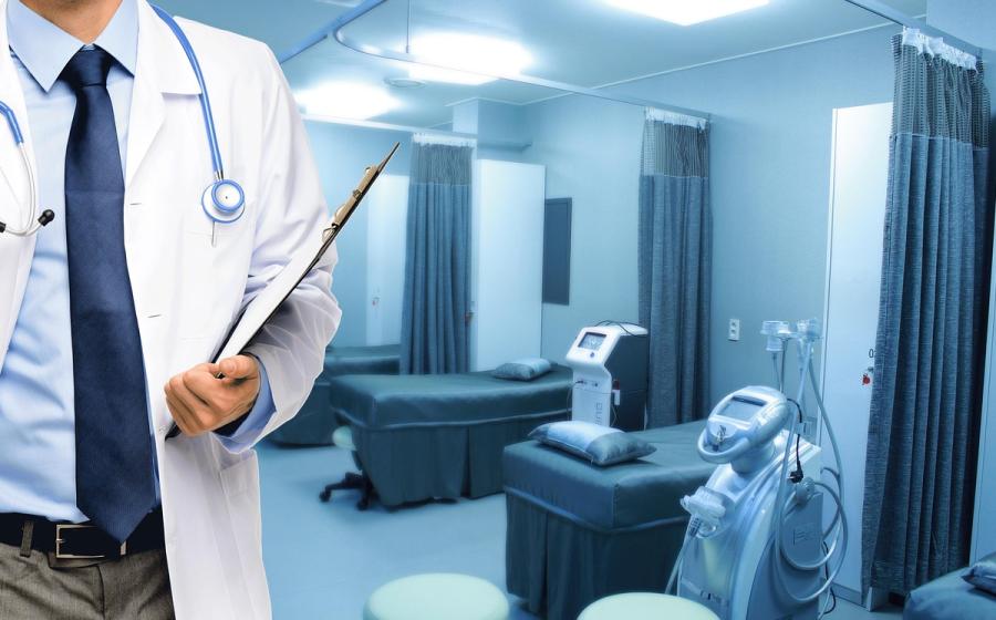 Doktor v nemocnici, zdroj obrázku Pixabay.com