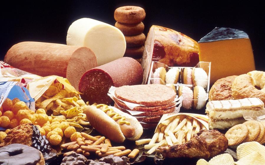 Potraviny s vysokým obsahem tuku, autor obrázku FotoshopTofs, zdroj Pixabay.com