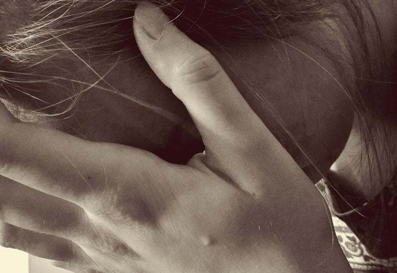 Žena v depresi, autor obrázku Ulrike Mai, zdroj Pixabay.com