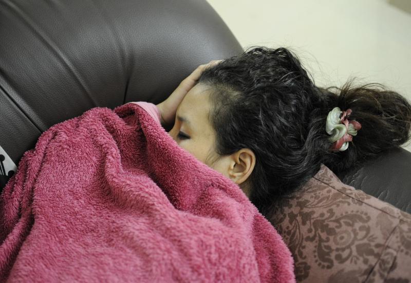 Nemocná žena spí, autor obrázku Amosii, zdroj Pixabay.com