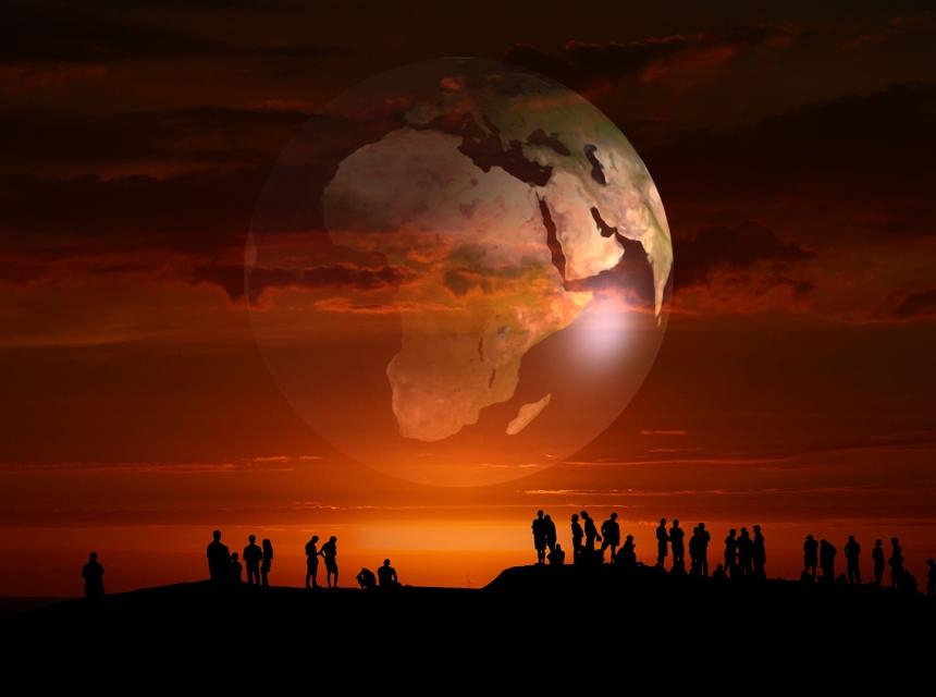 Skupina lidí v pozadí africký kontitent, zdroj obrázku Pixabay.com