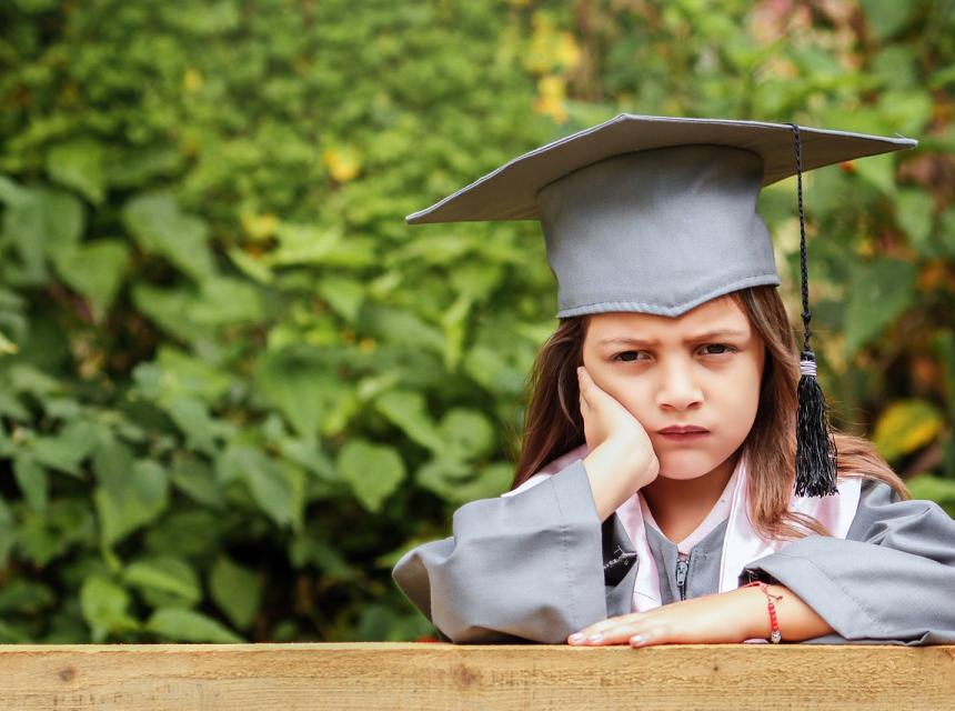 Malá dívka jako vysokoškolák, zdroj obrázku Pixabay.com