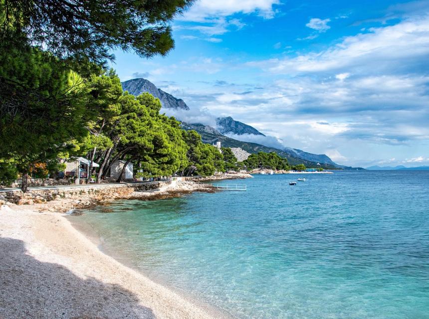 Chorvatsko, pláž, zdroj obrázku Pixabay.com