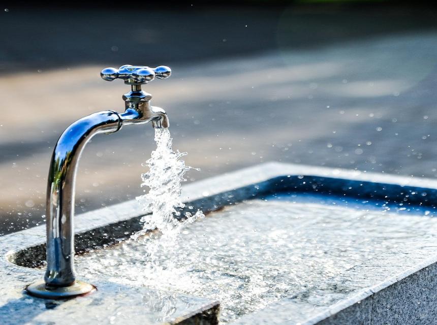Pitná voda na veřejném prostranství, zdroj obrázku Pixabay.com