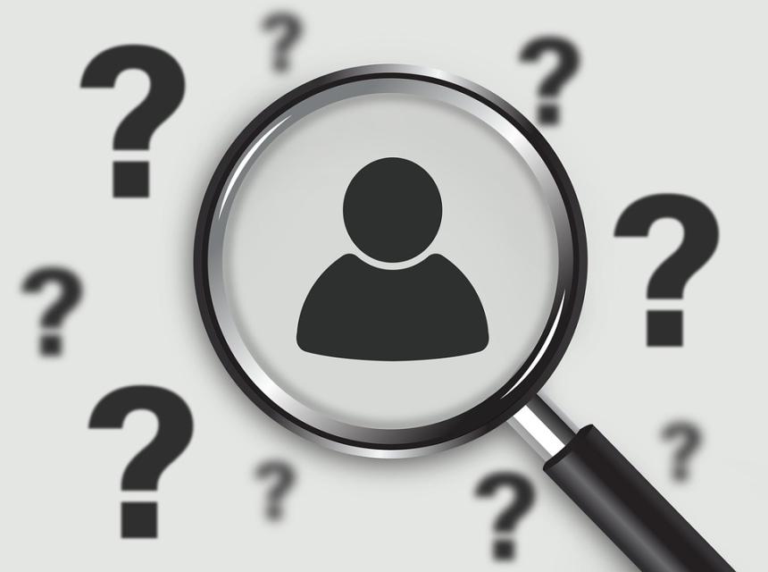 Otazník a lupa, zdroj obrázku Pixabay.com