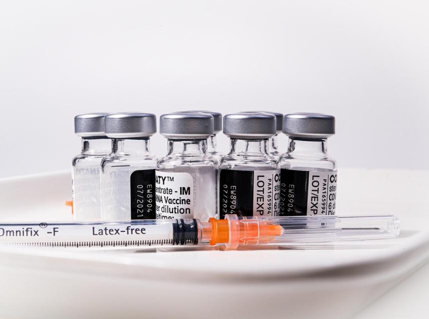 Vakcíny, autor obrázku Jan Felix Christiansen, zdroj Pixabay.com